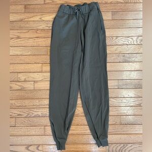 Lululemon On the Fly Jogger